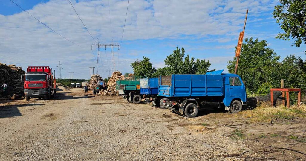 Drva za ogrev Sremska Mitrovica Lacarak Ivica Todorović